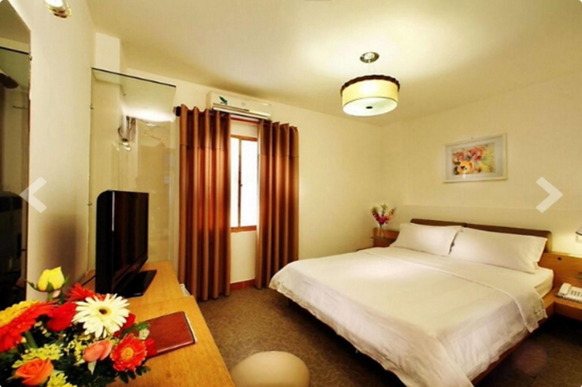 Ben Thanh Market - Hotel Premium Хошимин Экстерьер фото